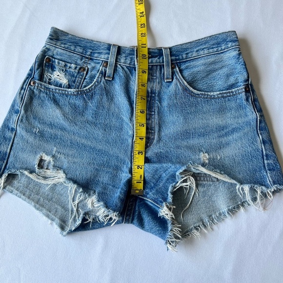 Levi’s 501 Button Cotton Cut-Off Denim Shorts Sz 26 - Picture 9 of 12